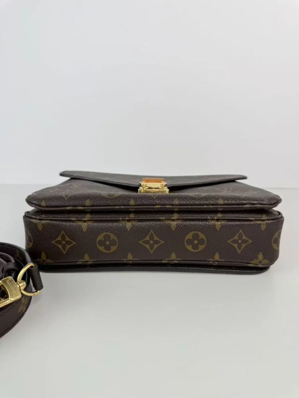 Louis Vuitton Pochette Metis
